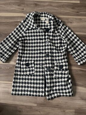 YZZa Black & White Houndstooth Coat